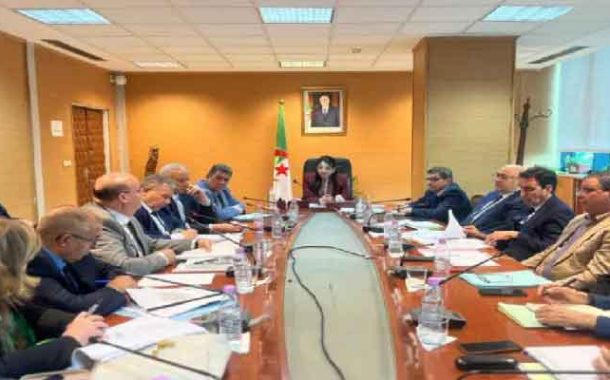 عبد اللطيف تترأس اجتماعًا تنسيقيًا لمتابعة وفرة المواد وضبط السوق تحسبًا لشهر رمضان