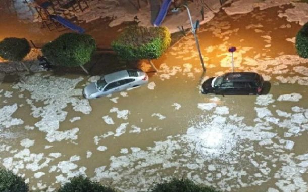 إنقاذ 7 أشخاص وإخراج سيارتين حاصرتهما المياه على إثر التقلبات الجوية