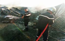 نشوب حريق داخل مستودع لتخزين البلاستيك بالعاصمة