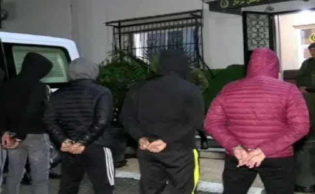 تفكيك شبكة إجرامية تحترف النصب على مواقع التواصل الاجتماعي