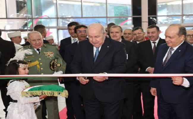 تدشين تبون جناح فلسطين بقصر المعارض الصنوبر البحري