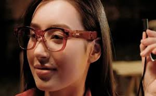 العملاق التايواني يطلق نظارات ذكية...