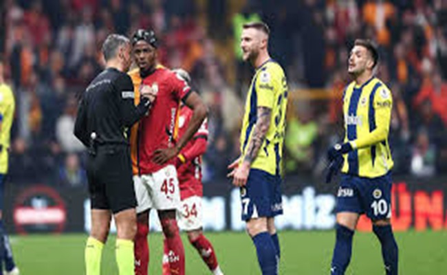 أحدهم من فنربخشة وآخر من غلطة سراي...اعتقال 27 لاعبًا بالدوري التركي