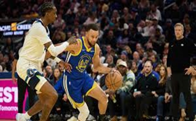 NBA…تمبرولفز يُفسد تسجيل ستيفن كري 39 نقطة في عودته إلى وريورز