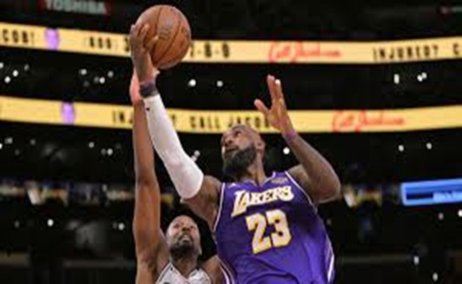 سبيرز يهزم ليكرز ويضرب موعدا مع ثاندر في قبل نهائي الغرب بكأس NBA...