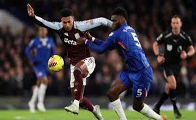 اتركوه يرحل…أكثر لاعب أثار استياء جمهور تشيلسي أمام أستون فيلا