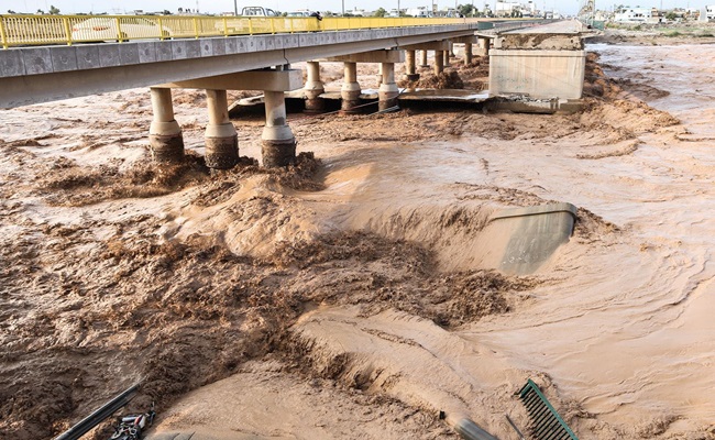 تقلبات جوية ببني عباس...إنقاذ شخصين وتواصل العملية للعثور على آخر بواد الدورة