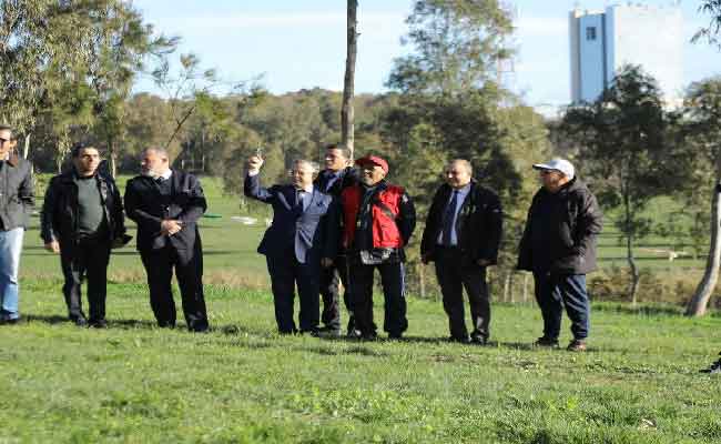 إشراف بداري على إعطاء إشارة انطلاق البطولة الوطنية الجامعية للعدو الريفي