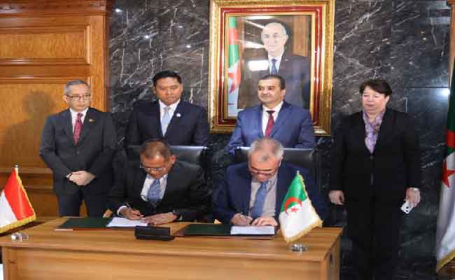 إشراف عرقاب على توقيع مذكرة تفاهم بين سوميفوس وبوبوك إندونيسيا