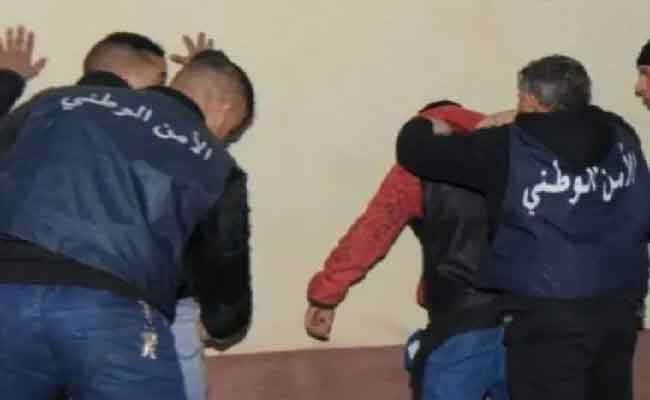 أمن باتنة يطيح بمروجي المخدرات أمام المؤسسات التربوية بمروانة