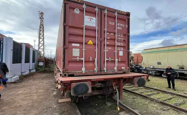 الوالي يشرف على إعطاء إشارة إعادة إطلاق قطار نقل الحاويات بميناء عنابة