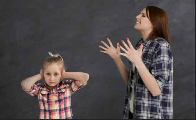 5 نتائج سلبية على شخصية الطفل بسبب النقد واللوم المستمر له من الوالدين