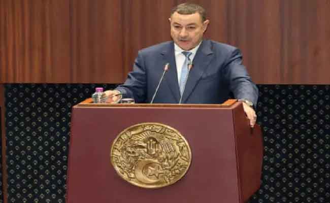 سعيود يستعرض نص قانون المرور أمام أعضاء مجلس الأمة