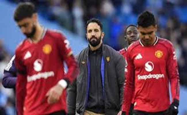 سكولز ونيكي يتنمرون على لاعبي مانشستر يونايتد…