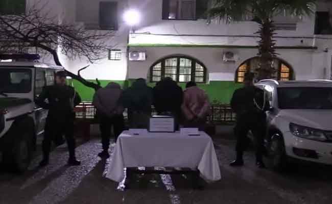 تفكيك عصابة إجرامية تحترف سرقة السيارات بقسنطينة