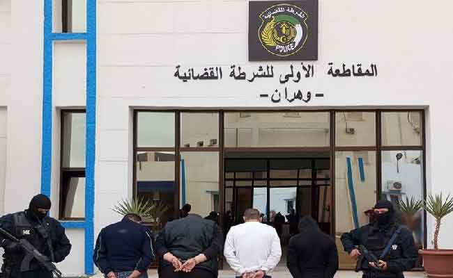 تفكيك عصابة أحياء نشرت فيديو تحريضي عبر”تيك توك” في وهران