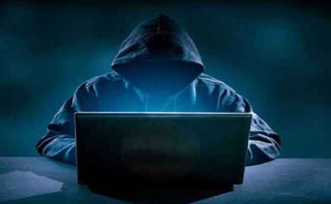 توقيف عشريني اخترق أنظمة متعامل هاتف نقال ومشاركة الانترنيت مجانا لشقيقه وأصدقائه بالمدية