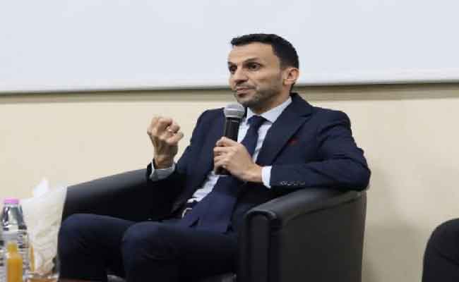 واضح يؤكد أن الذكاء الاصطناعي يحمل تحديات كبيرة