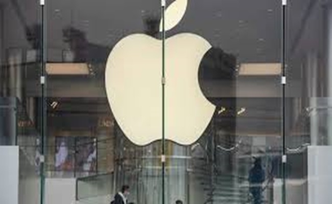 أبل تطور دبوساً ذكياً يتصل بآيفون ويعمل بنظام “جيميني”…