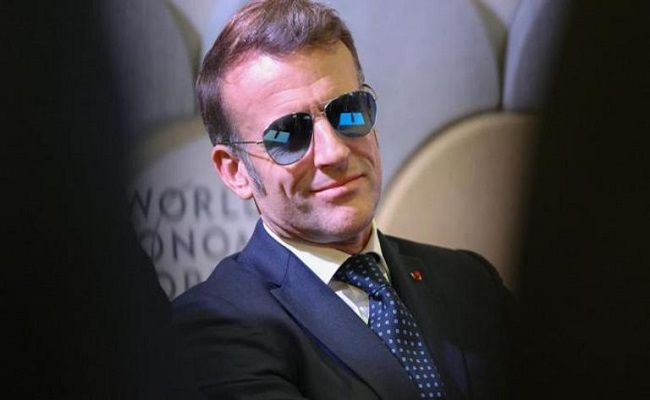 نظارات ماكرون تخطف الأنظار في دافوس