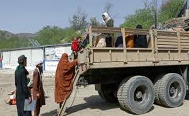 حملة طرد واسعة لثلاثة ملايين أفغاني من باكستان
