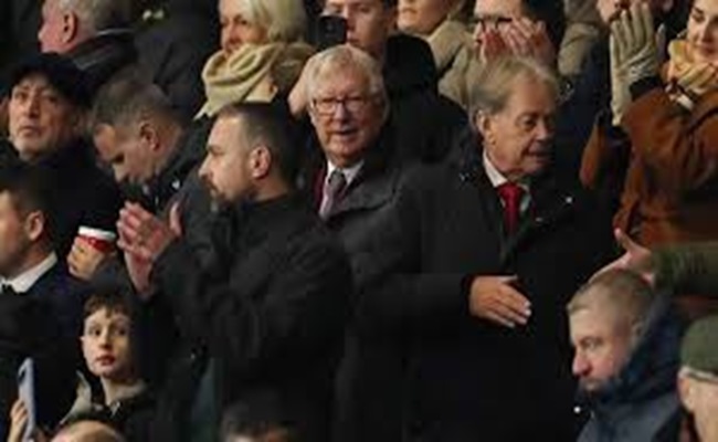 لحظة احتفال السير فيرغسون بفوز مانشستر يونايتد على سيتي