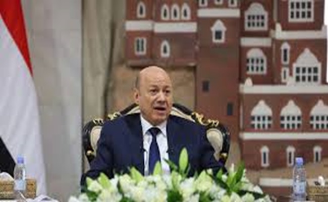 أزمة الحكومة اليمنية تتعمق…العليمي يعيد تشكيل السلطة على حساب الجنوب