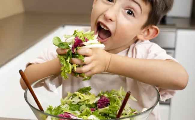 7 أخطاء تقع بها الأم تؤدي إلى عدم زيادة وزن طفلها رغم أنه يأكل كثيراً