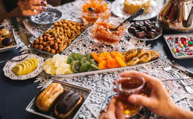 تجرِبتي مع التخلُّص من العادات الغذائية السيّئة في رمضان: الدافع الصحي والنفسي