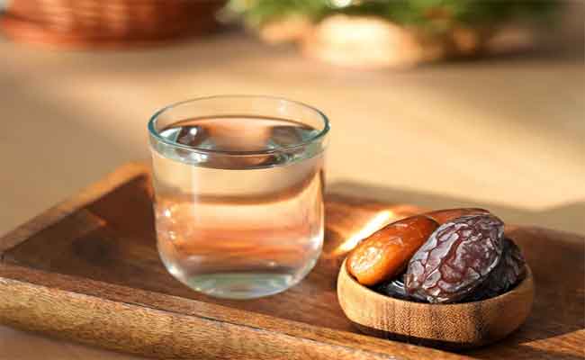 العطش الشديد في رمضان: أسباب وحلول مع اختصاصية تغذية