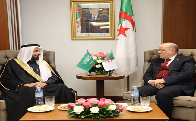 إشراف بلمهدي رفقة وزير الحج السعودي على اجتماع توجيهي لفائدة وكالات السياحة والأسفار