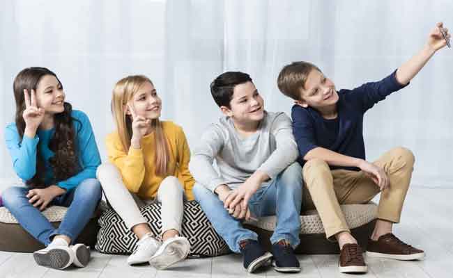 17 طريقة لتعليم طفلك الذكاء الاجتماعي من المواقف اليومية…