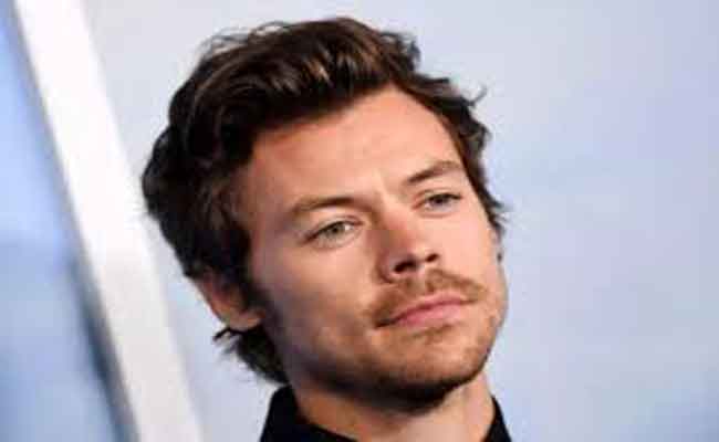 هاري ستايلز يؤكد أنه شعر بوحدة بعد انفصال فرقة “وان ديركشن”