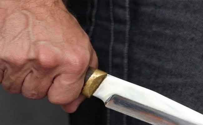 التشهير يدفع شاب للاعتداء على جاره بسكين بالعاصمة