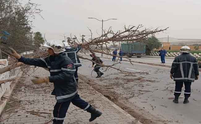 إزالة مخلفات التقلبات الجوية بالعاصمة