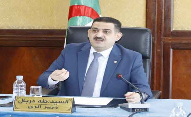 اجتماع دربال مع مديري الولايات للوقوف على وضعية الخدمة العمومية للمياه