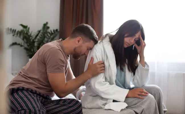 هل إصابة الزوج بالاكتئاب أثناء حمل الزوجة…مشاركة نفسية أم لأسباب أخرى؟