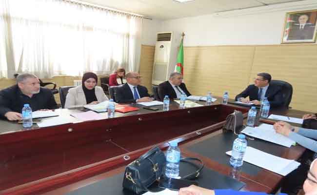 آيت مسعودان يستقبل نقابة الممارسين الأخصائيين في الصحة العمومية