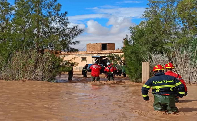 انتشال جثة طفل سقوط جدران وأعمدة إثر التقلبات الجوية