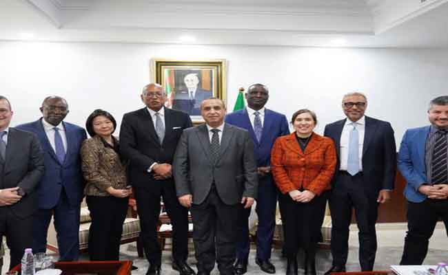 استقبال عجال مسؤولين تنفيذيين في مؤسسة التمويل الدولية لشؤون إفريقيا