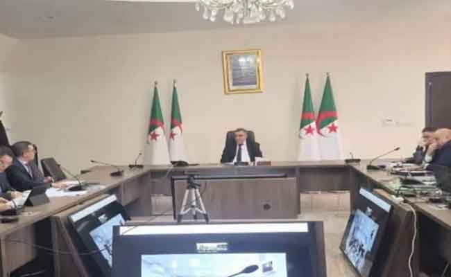 جلاوي يترأس اجتماعا لمتابعة مشروع الخط المنجمي الشرقي