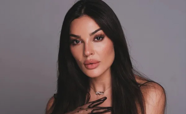 نادين نسيب نجيم تحتفل بيوم ميلادها بإطلالة ملكية وأجواء خاصة…