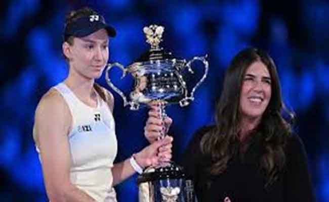 ريباكينا تهزم سبالينكا لتتوج بأول ألقابها في أستراليا المفتوحة للتنس…