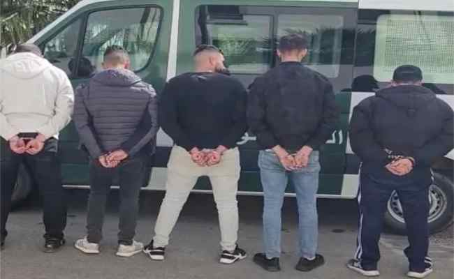 تفكيك عصابة أحياء مدججة بالأسلحة زرعت الرعب وسط الساكنة بغليزان