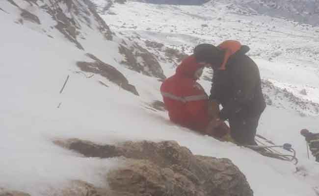 تحرير شخصين علقا بمغارة الوكريف بتيكجدة