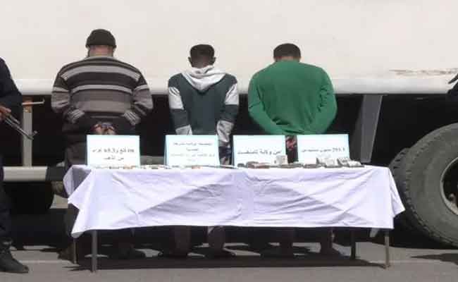 توقيف 3 أشخاص متلبسين بكمية معتبرة من الذهب بتامنغست