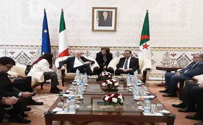 وزير البيئة وأمن الطاقة الإيطالي في زيارة للجزائر