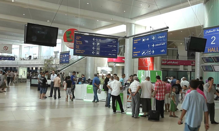 خوفا من إصابة السياح بالإيدز وبتعليمات من الرئيس تبون السلطات توزع الواقيات الذكرية في المطارات