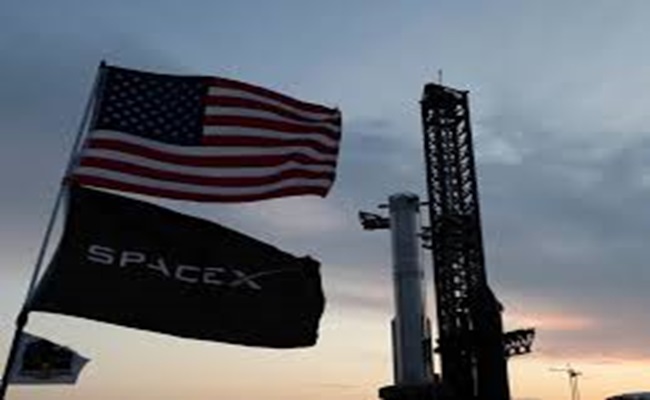 “سبيس إكس” تؤجل خطط المريخ وتركز على القمر…