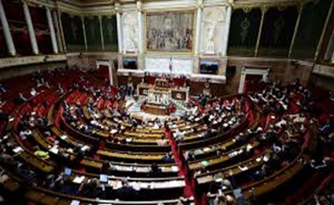 فرنسا الموافقة على الموازنة العامة